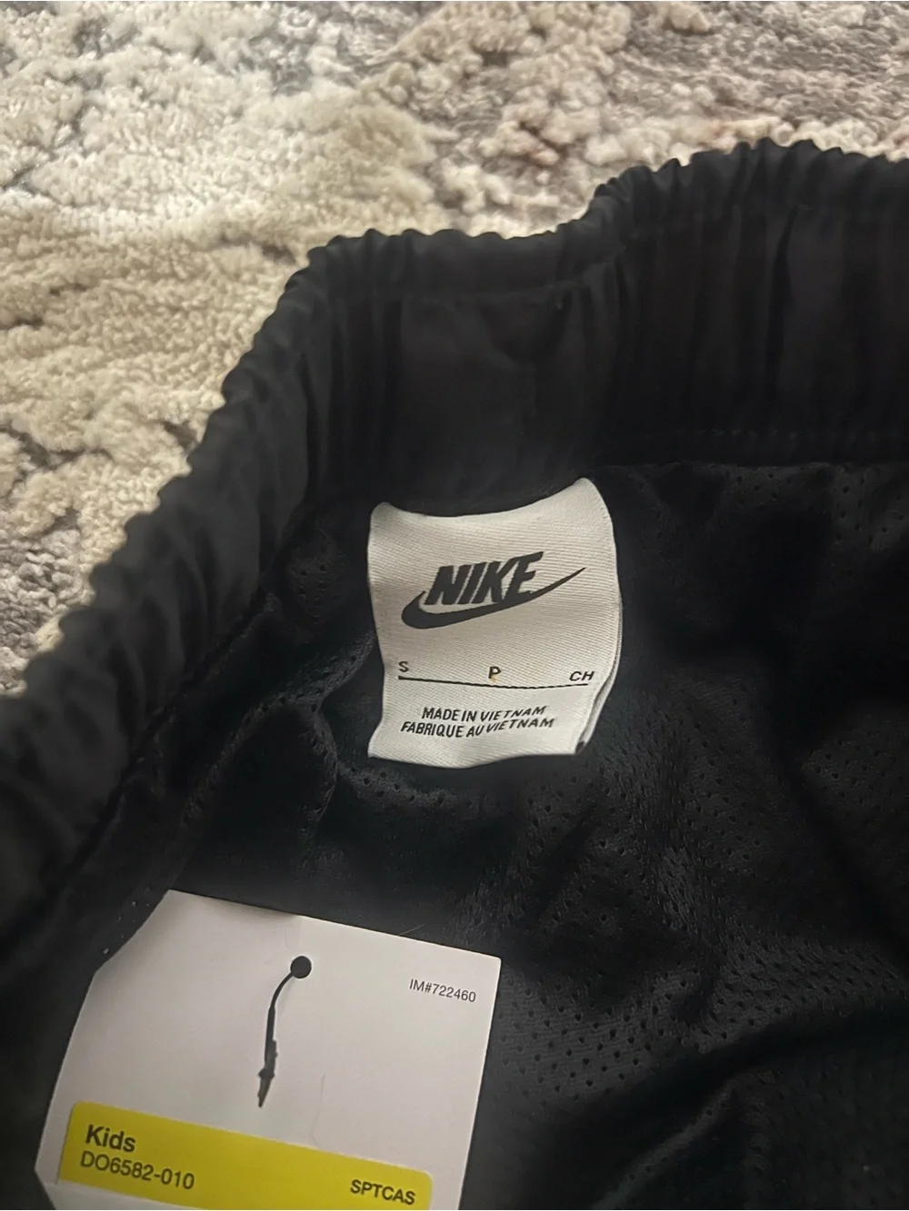 NWT Nike Black Sportswear Club Woven Shorts Size Small